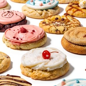 Crumbl Cookies Cookbook: Chocolate Dessert Recipes Kindle eBook-0